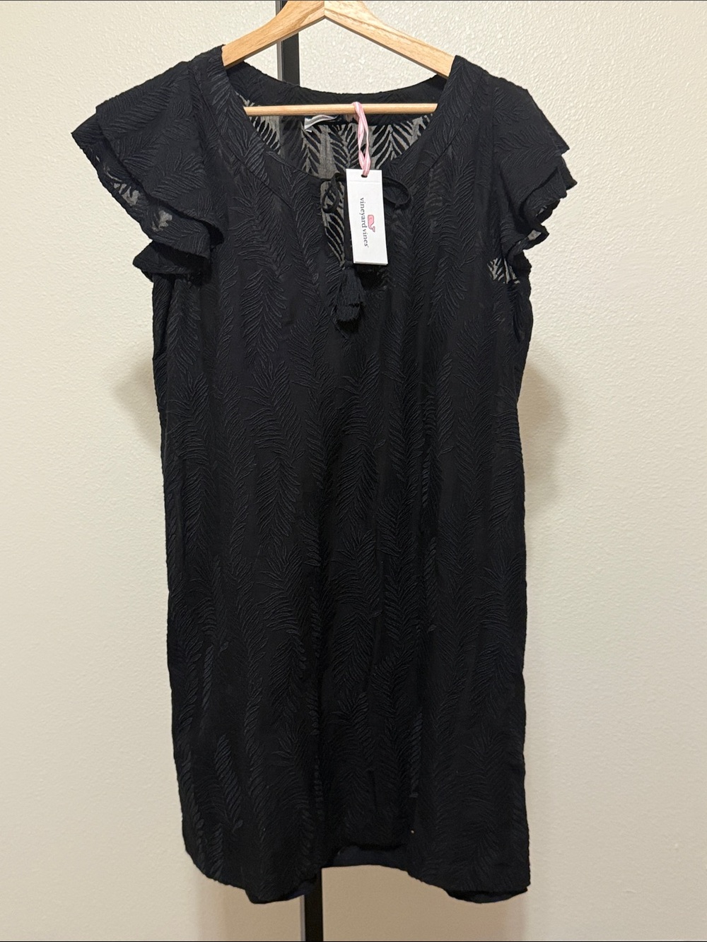 Vineyard vines 💗Black Textured Flutter Sleeve Dress